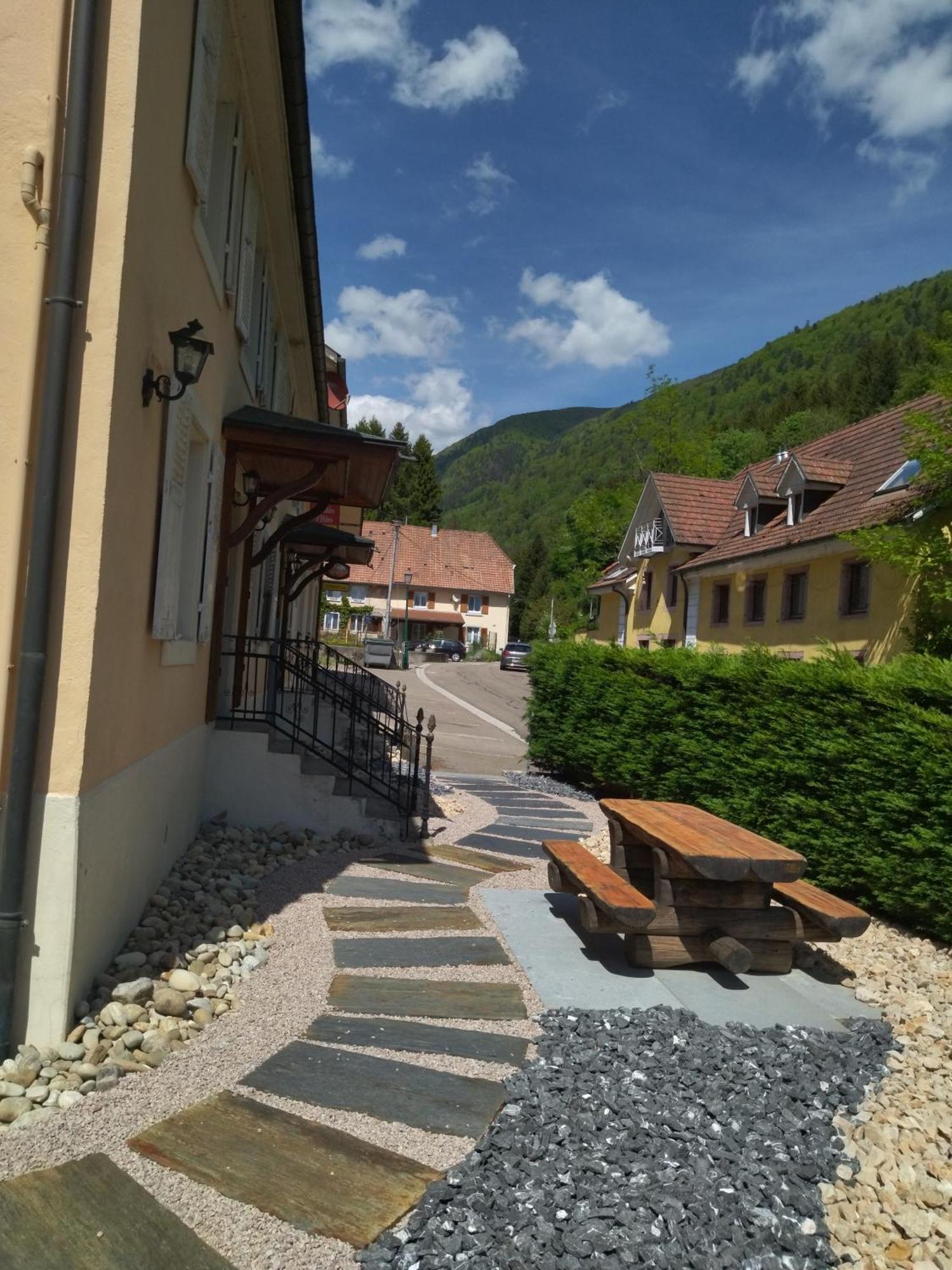 Bed and Breakfast Le Soleil Wildenstein Экстерьер фото